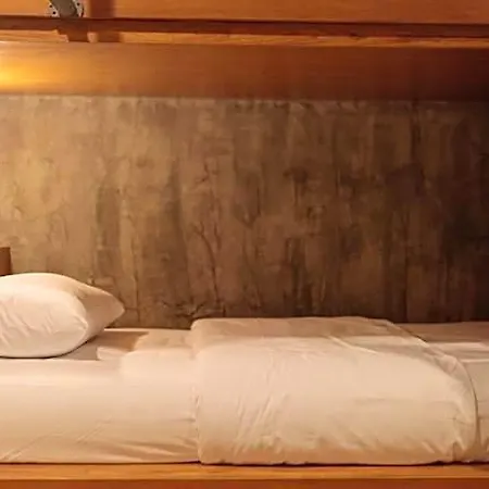 Khaosan Cozy Hostel